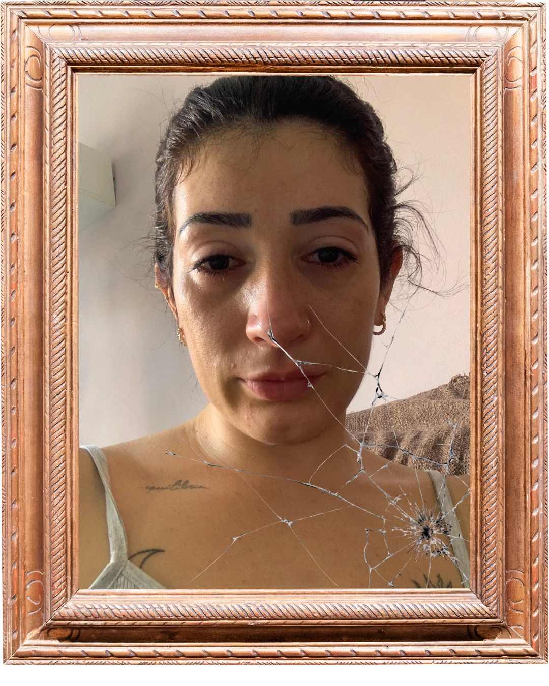 Retrato emoldurado em um momento de angústia emocional, antes de desenvolver o Método Corpo Seguro